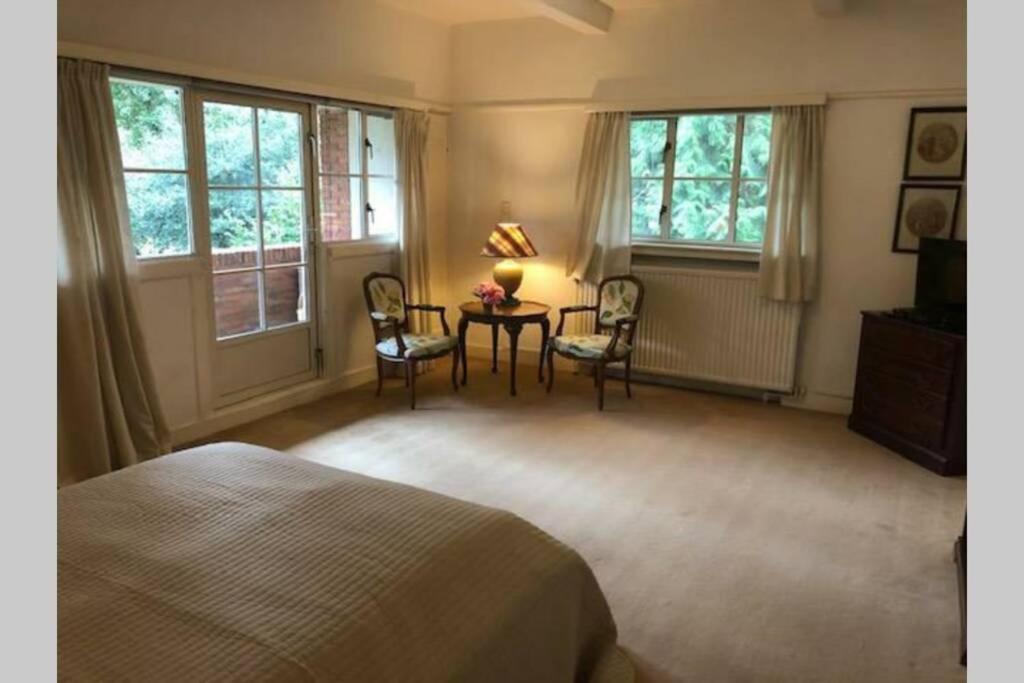 Vrijstaande Rietgedekte Villa Nabij Uitvalswegen Wassenaar Dış mekan fotoğraf