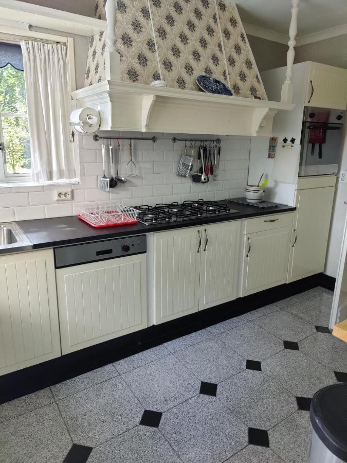 Vrijstaande Rietgedekte Villa Nabij Uitvalswegen Wassenaar Dış mekan fotoğraf